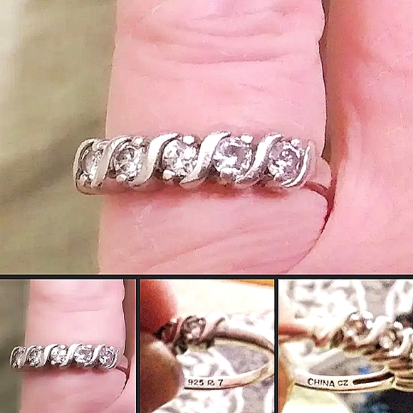 SOLD Sterling Silver Ring With Cubic Zirconia Stones Vintage - Picture 1 of 5